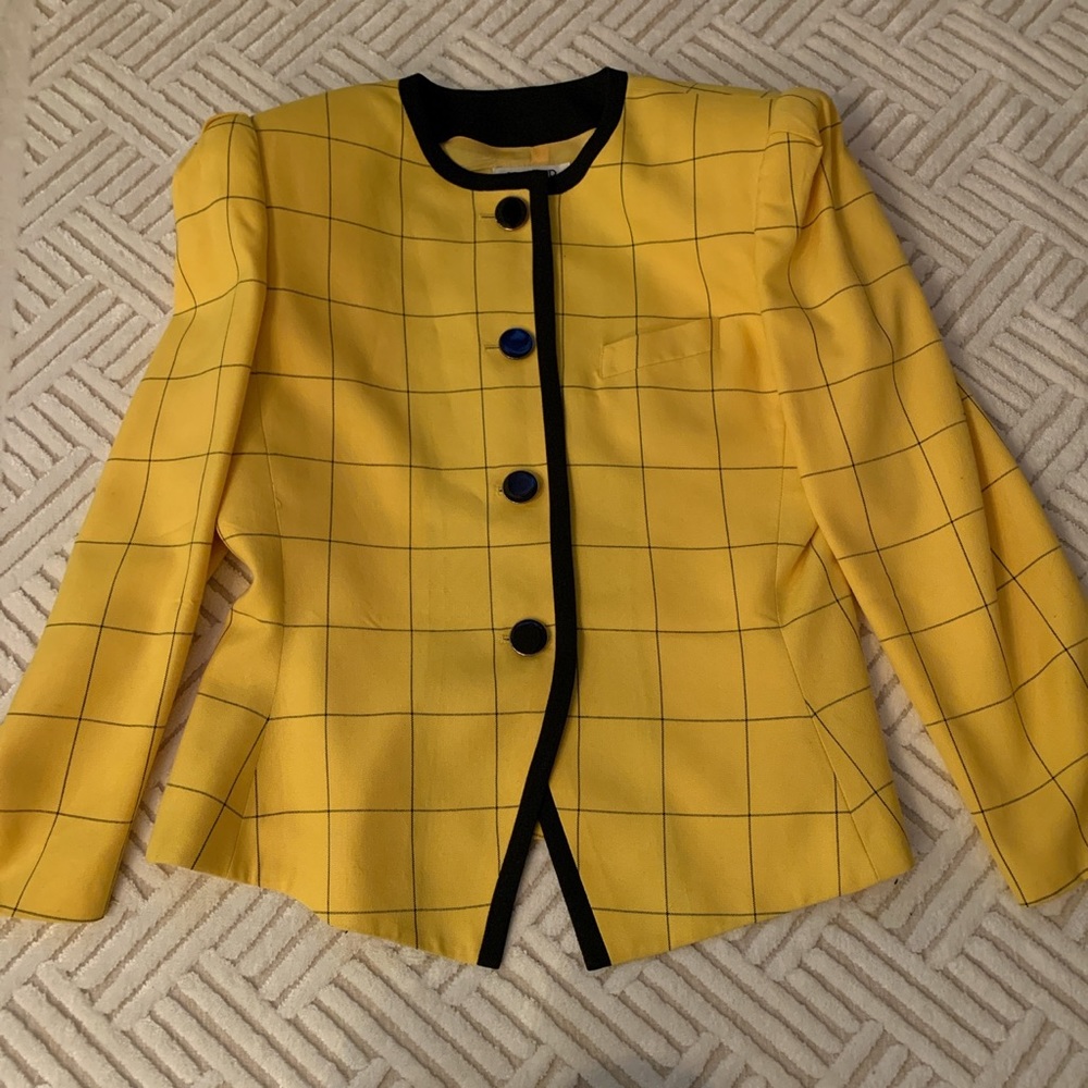 Amazing vintage Kasper blazer 🐝